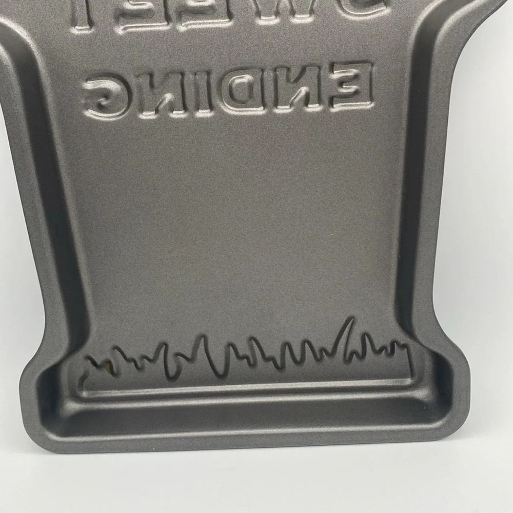 Halloween tombstone. “ A Very Sweet Ending” nonstick cake pan 14x10” Bradshaw